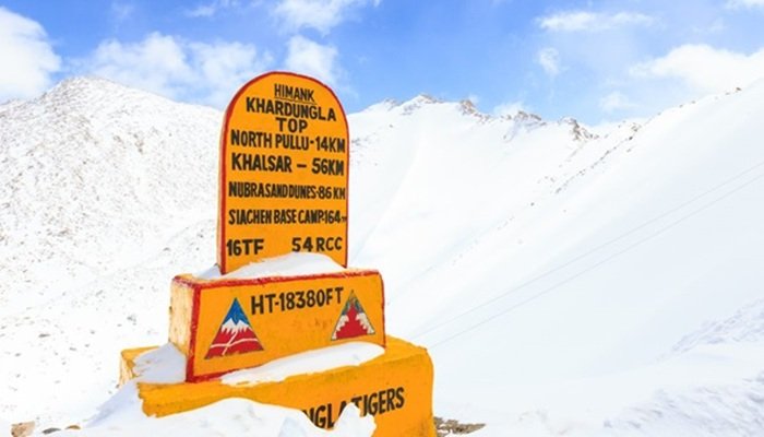 KASHMIR AND LADAKH TOUR