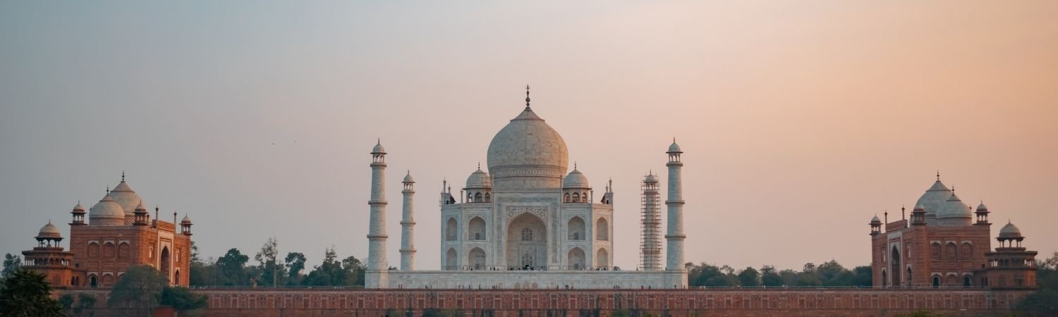 Taj Mahal & Varanasi Tour