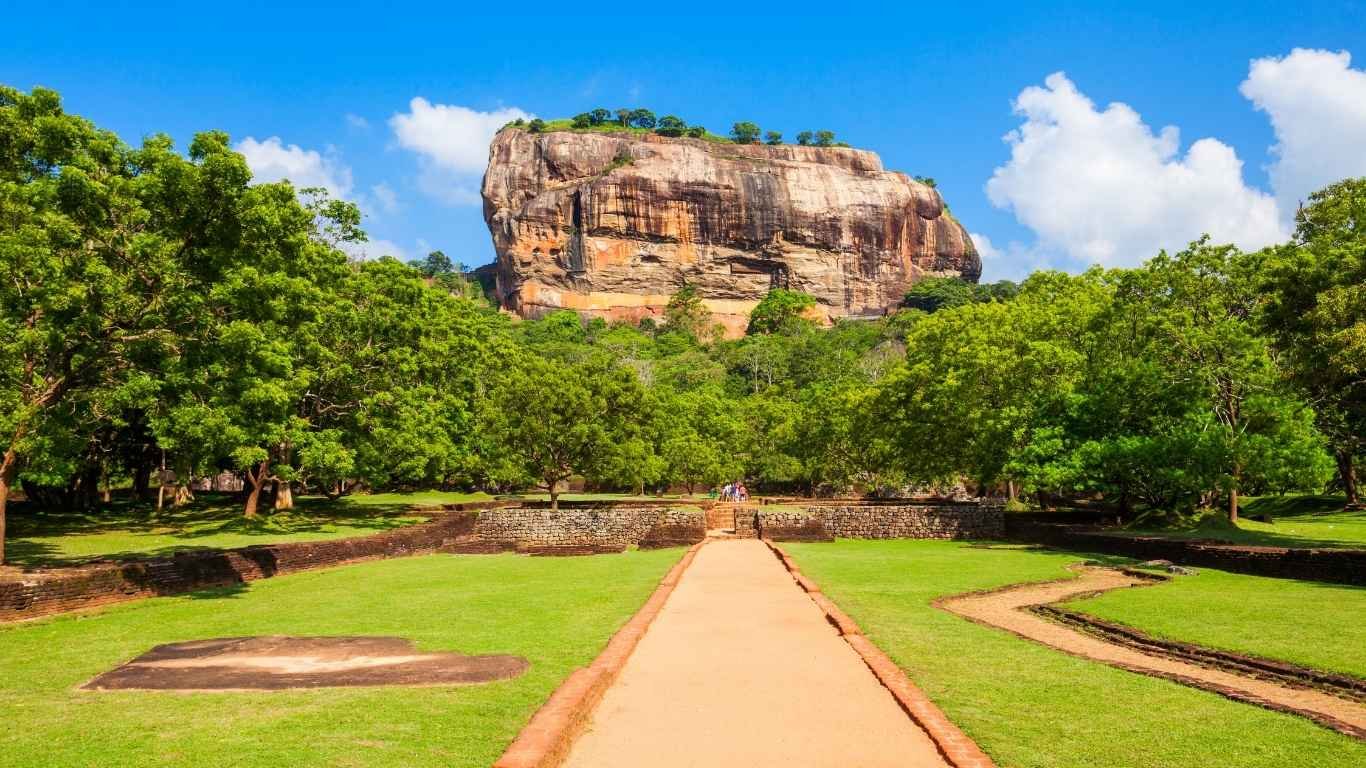 Scenic Sri Lanka – Kandy, Nuwara Eliya & Colombo – 4 Days