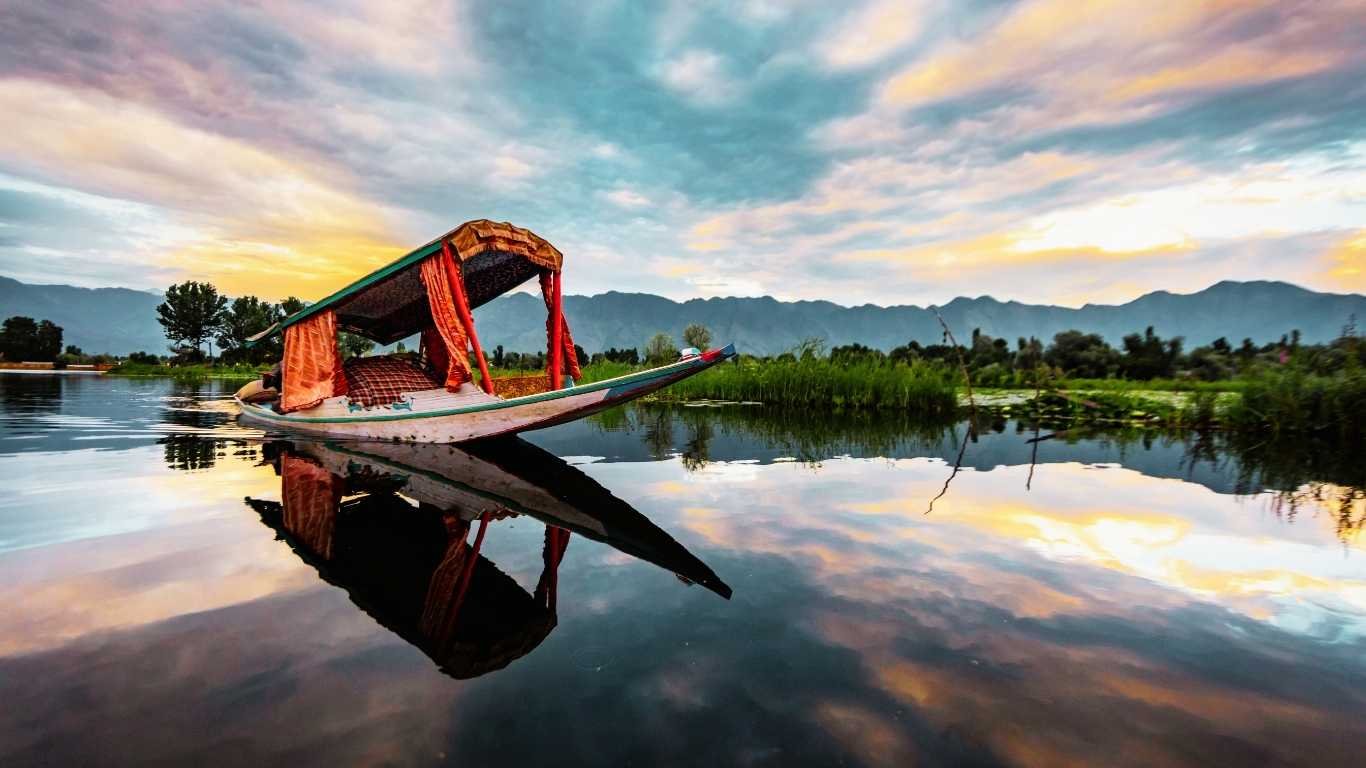 Kashmir With Ladakh Tour